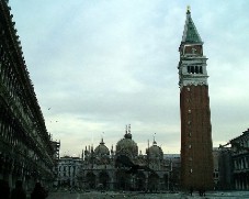 �T���}���R���@�ƓV�ɐL�т���O